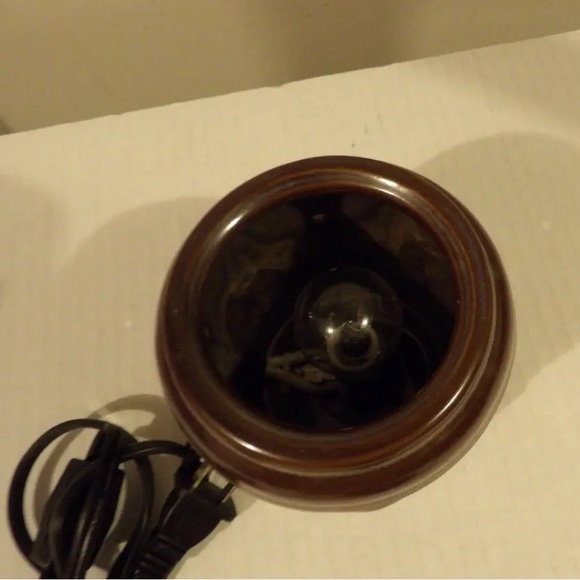 Scentsy Chateau Mid-Size Warmer With Bulb (tested) Retired Fleur De Lis Design - Picture 6 of 8